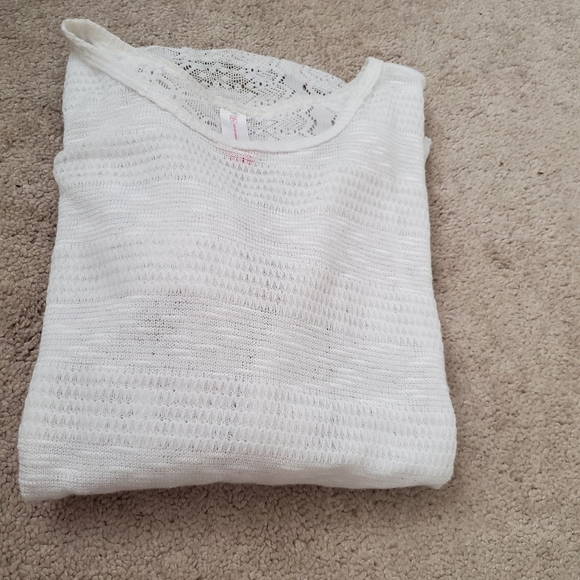 Clothes - Picture 11 of 16